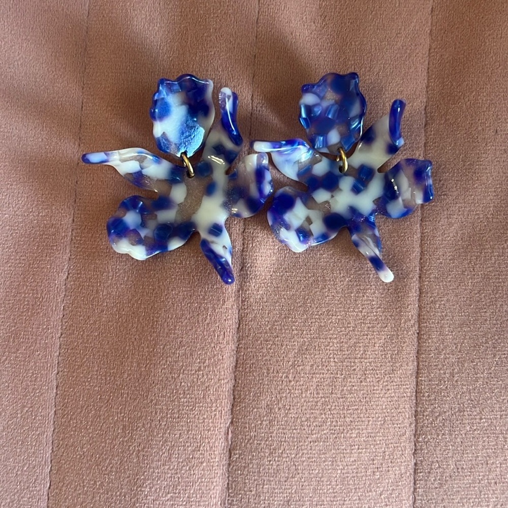 Lele Sadoughi Paper Lily Blue and White Earrings